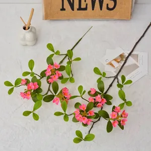 Fiori artificiali rosa realistici con foglie verdi per decorazioni di casa e per matrimoni.