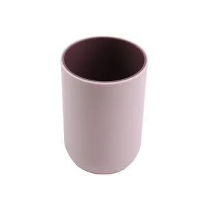 Minimalistischer zweifarbiger violetter Zahnputzbecher aus Kunststoff für das Bad