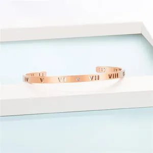 Titanstahl Roségold Armreif Für Damen Römische Zahlen Strass Hohl Graviert Verstellbar Bangle Mode Schmuck