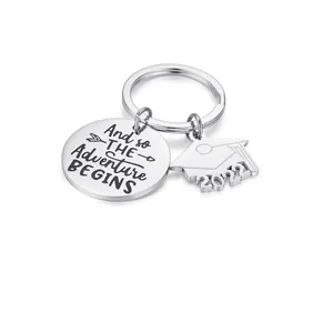 Regalo de Graduación Adventure Begins Llavero de Acero Inoxidable Clase De 2022 Colgante Birrete Metal Llavero Inspirador Unisex