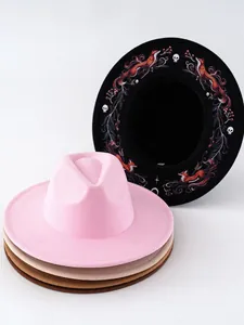 Gothic-Fedora-Hüte mit breiter Krempe und bestickten Fuchsschädel-Details