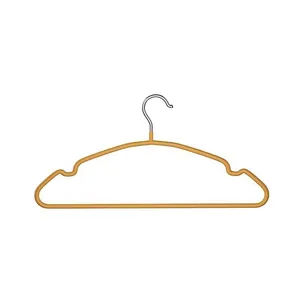Percha de resina antideslizante sin costuras con diseño curvo para evitar marcas de hombro