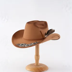 Klassischer brauner Western-Cowboy-Filzhut für Damen mit Blumendesign und Feder