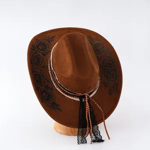 Cappello da cowboy western marrone scamosciato con ricamo di rose nere e nastro di pizzo