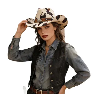 Cappello da cowboy in pelle scamosciata con stampa mucca e tesa curva per il viaggio