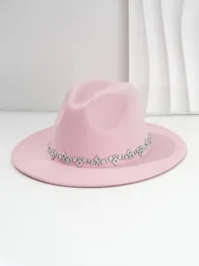 Eleganter rosa Wollfilzhut mit funkelndem Strass-Rautenmuster für modische Damen.