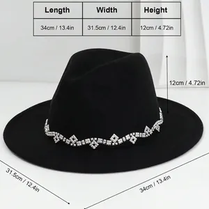 Eleganter schwarzer Filzhut mit breiter Krempe, Strassbesatz und Größenangaben