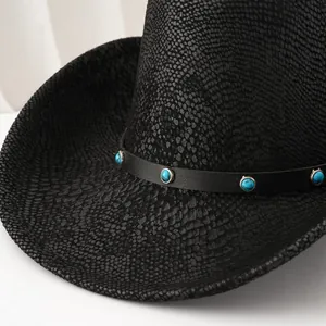 Chapeau de cowboy noir avec texture peau de serpent et bandeau en turquoise
