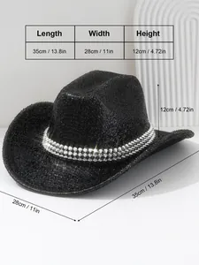 Detaillierte Ansicht eines schwarzen Glitzer-Cowboyhuts mit Nieten und Maßangaben.