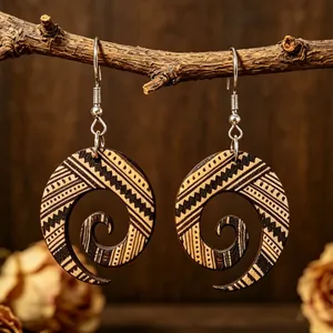 Pendientes Colgantes en Espiral de Madera Étnicos Retro Bohemios Pendientes Colgantes de Remolino Hueco con Rayas Geométricas para Regalo de Joyería de Mujer