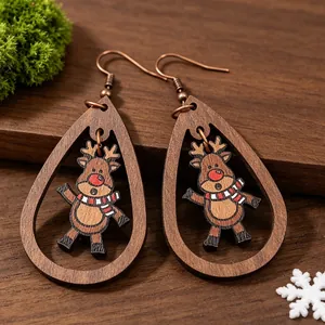 Orecchini a Goccia in Legno con Renna di Natale Cartone Animato Stampato Orecchini Pendenti Traforati Gioielli Retro per Feste Acciaio Inossidabile