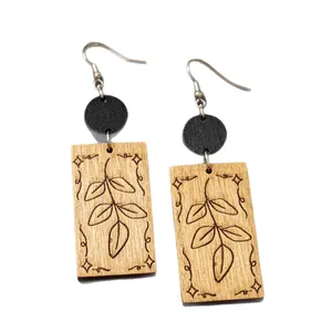 Pendientes colgantes de madera retro estilo bosque con motivos de hojas y estrellas