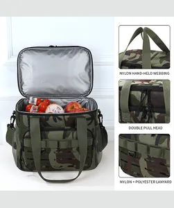 Detailansicht der Camouflage-Kühltasche mit Doppelreißverschluss und Nylon-Gurtband