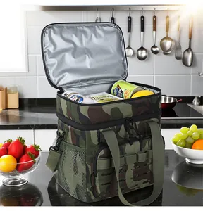 Detailansicht der isolierten Camouflage-Picknicktasche mit sehr großem Innenraum