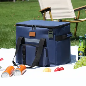 Große marineblaue isolierte Picknick-Kühltasche mit Schultergurt im Outdoor-Camping-Stil