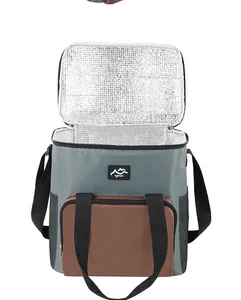 Dettaglio borsa termica con rivestimento in alluminio per picnic all'aperto