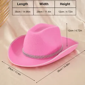 Detailansicht eines rosa Cowboyhuts mit Strassband und Maßangaben