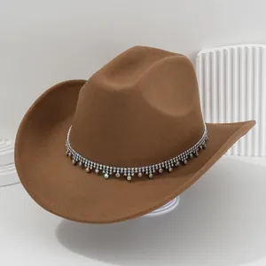 Cappello da cowboy marrone per donna con decorazione a frange di strass scintillanti.