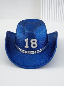 Primer plano de sombrero vaquero azul brillante con número 18 en perlas y tachuelas