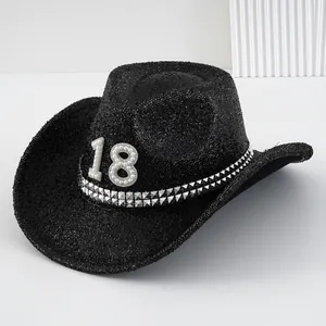 Sombrero de vaquero negro brillante con número 18 de perlas y banda con tachuelas para festivales