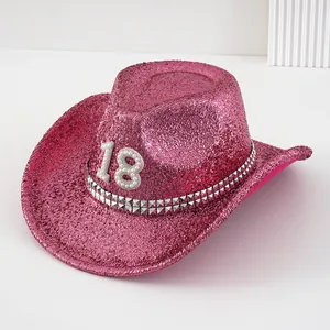 Sombrero de vaquero rosa brillante con número 18 de perlas y tachuelas