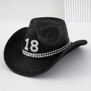Zwarte fonkelende cowboyhoed met parel cijfer 18 en studs voor muziekfestivals