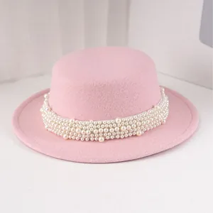 Élégant chapeau en feutre de laine rose vintage avec ruban de perles de luxe pour femmes