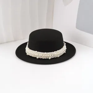 Chapeau canotier élégant en feutre de laine noir avec bande de perles pour femmes