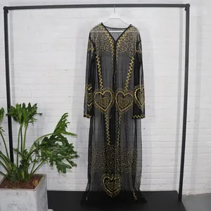 Schwarzes Mesh-Maxikleid im afrikanischen Ethno-Stil mit goldenen Herz-Strassdetails