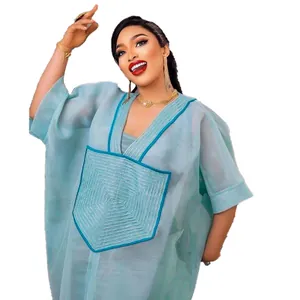 Modisches afrikanisches zweiteiliges Set für Damen aus hellblauem, atmungsaktivem Mesh