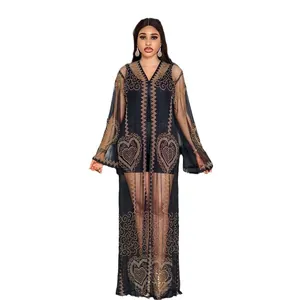 Elegantes afrikanisches Ethno-Netzkleid mit goldenen Strasssteinen und V-Ausschnitt Set