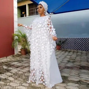 Élégante robe africaine blanche grande taille avec broderie florale 3D et coiffe assortie