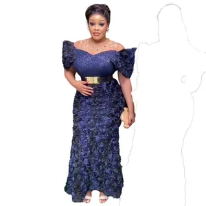 Elegantes afrikanisches Abendkleid in Dunkelblau mit 3D-Stickerei und Pailletten.