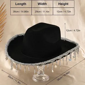 Schwarzer Y2K-Cowboyhut mit silbernen Sternquasten und deutlichen Größenangaben