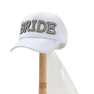 Cappello da sposa bianco con lettere BRIDE in strass e velo da sposa attaccato