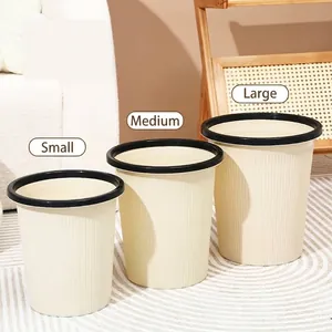 Juego de tres cubos de basura minimalistas en color crema tamaños pequeño mediano grande