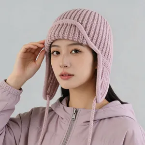Berretto in maglia rosa da donna con protezione per le orecchie e design stile aviatore