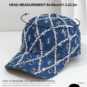 Gorra de béisbol de mezclilla con pedrería y guía de medidas del contorno de la cabeza.