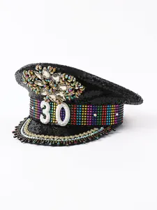 Cappello da palcoscenico Y2K nero con numero 30 di perle e gemme colorate per compleanno