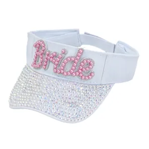 Elegante visiera sportiva bianca con scritta Bride in perle rosa e strass scintillanti