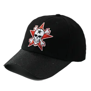 Cappello da baseball hip-hop nero con ricamo teschio e stella rossa e visiera glitter