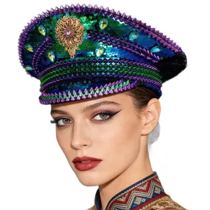 Chapeau de capitaine à paillettes irisées avec piques violettes pour festival
