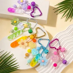 Llavero de Alivio del Estrés de Silicona Juguete Squishy Cuentas Colgante de Corazón y Flor Campana Llavero para Diario Viaje Regalo de Niños
