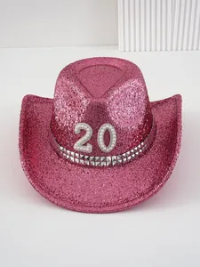 Detail des pinkfarbenen Y2K-Cowboyhuts mit Glitzer, Perle 20 und Nietenband.
