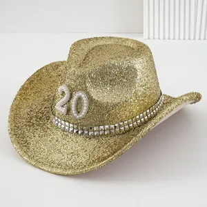 Gold glitzernder Y2K Cowboyhut mit Perlenzahl 20 und besetztem Banddekor