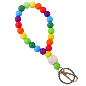 Portachiavi fatto a mano con perle in silicone arcobaleno e chiusura in metallo