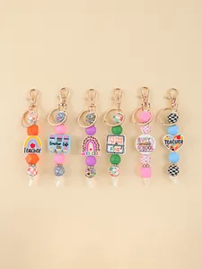 Set bunter Silikonperlen-Schlüsselanhänger als Geschenke für den Lehrertag.
