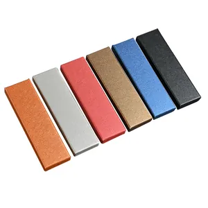 Set aus sechs farbenfrohen Geschenkboxen aus strukturiertem Papier für einzelne Stifte
