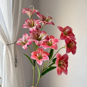 Hoogwaardig detail van 3D geprinte roze kunstlelies voor een elegante huisdecoratie