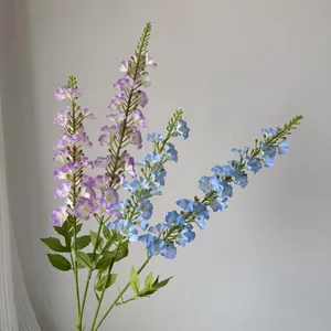 Détail de dauphinelle artificielle réaliste en bleu et violet Monet pour décoration